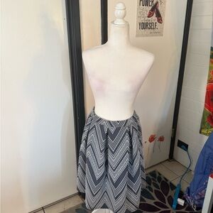 Women’s blue and White Chevron Midi Skirt